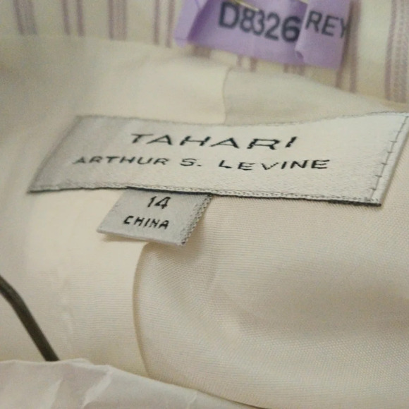 Vintage Tahari Pinstripe suit 12/14 - Picture 5 of 5